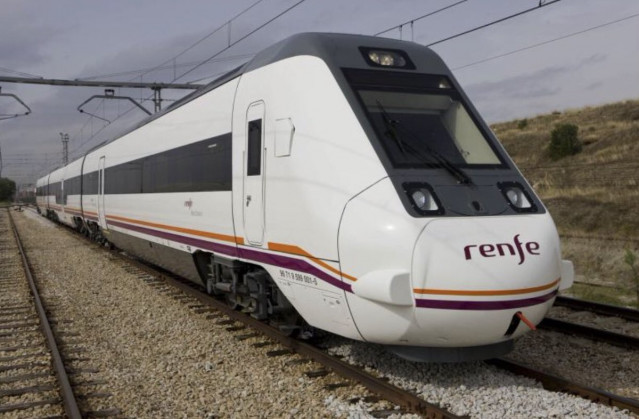 Archivo - Tren de Renfe
