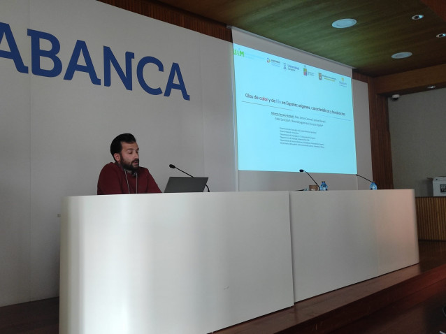 El investigador Serrano-Notivoli durante su ponencia en el XII Congreso Internacional de la Asociación Española de Climatología