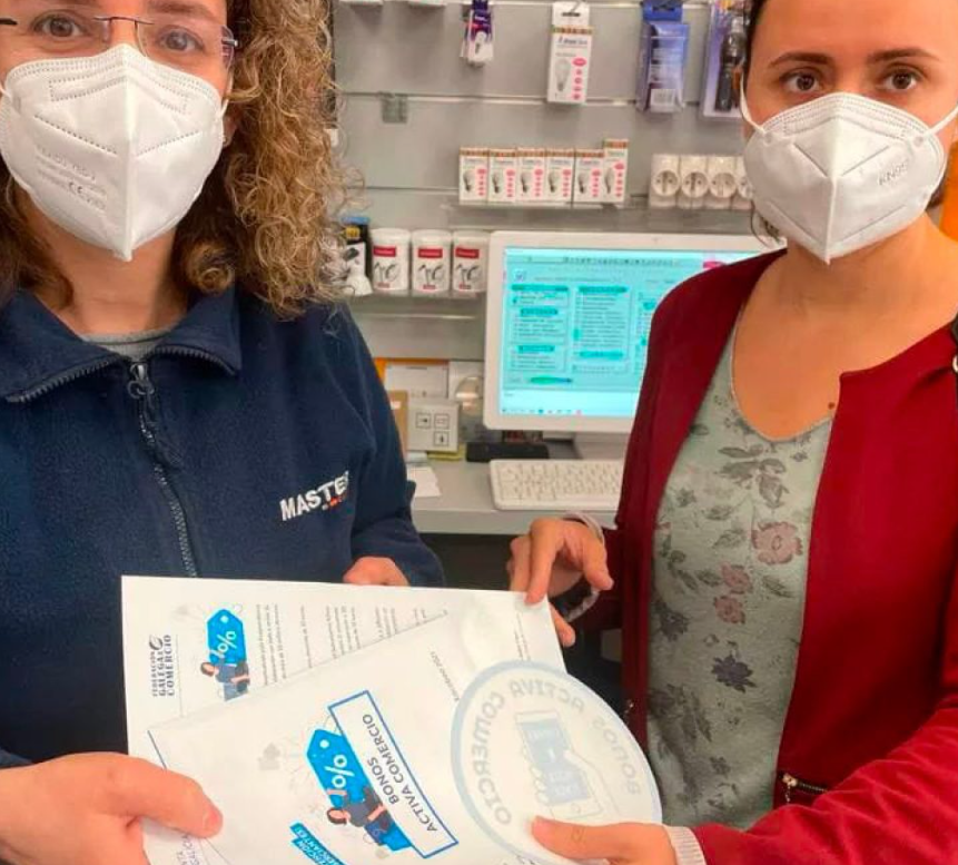 AEMP distribuyendo los logotipos que identifican los comercios que se han sumado a la campau00f1a