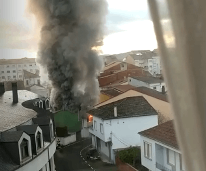 Incendio en Monforte en una imagen de la CRTVG