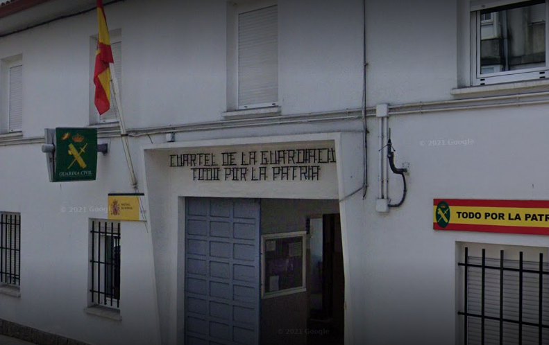 Cuartel de la Guardia Civil en Carballo en una foto de Google Street View