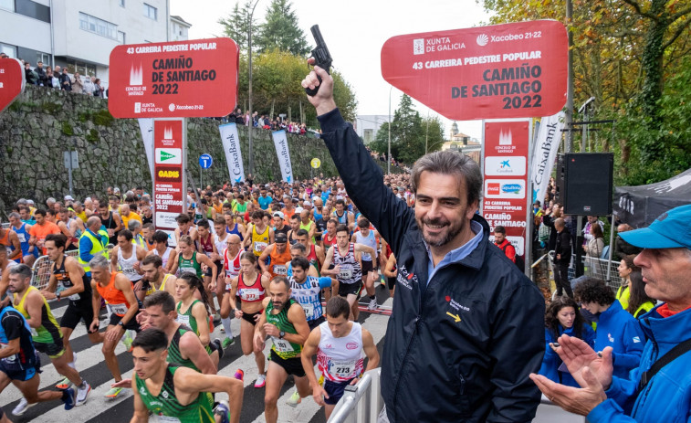 La carrera pedestre de Santiago llena las calles de la ciudad con 3.500 deportistas