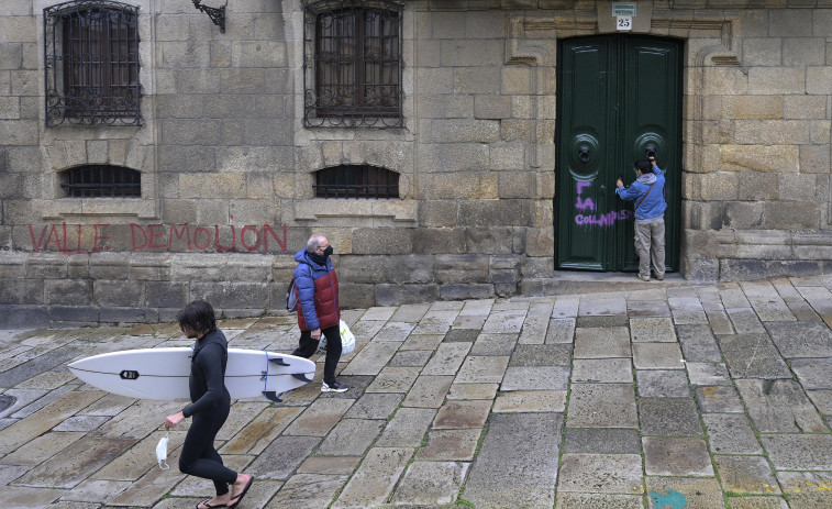 Nueva protesta para reclamar la devolución de la Casa Cornide, en manos de los Franco, a titularidad pública