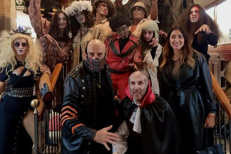 El alcalde de Ourense contribuyendo a crear ambiente en Halloween