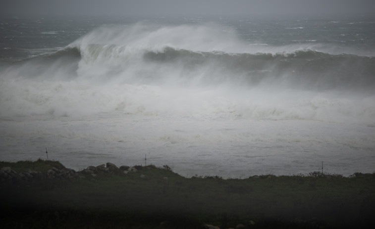 Todo el litoral gallego entrará mañana en alerta naranja por temporal costero