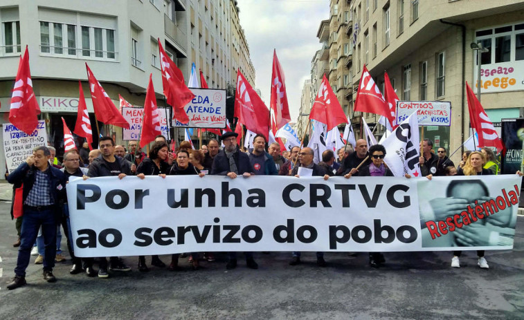 Cientos de manifestantes piden en Santiago una CRVTG 