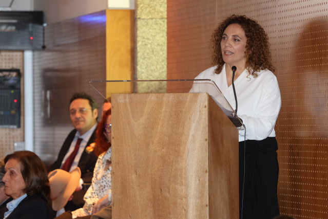 María Loureiro García ingresa en la Real Academia Galega das Ciencias