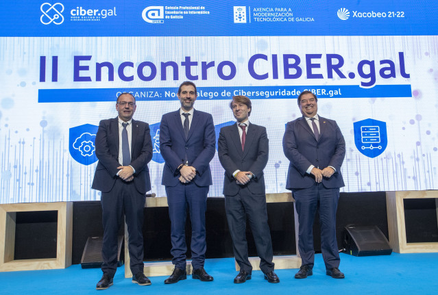 El vicerrector de Innovación de la USC, Gurmesindo Feijóo; el director de Amtega, Julián Cerviño; el rector de la UDC, Julio Abalde; y  conselleiro de Facenda e Administración Pública, Miguel Corgos, clausura del II Encontro CIBER.Gal.