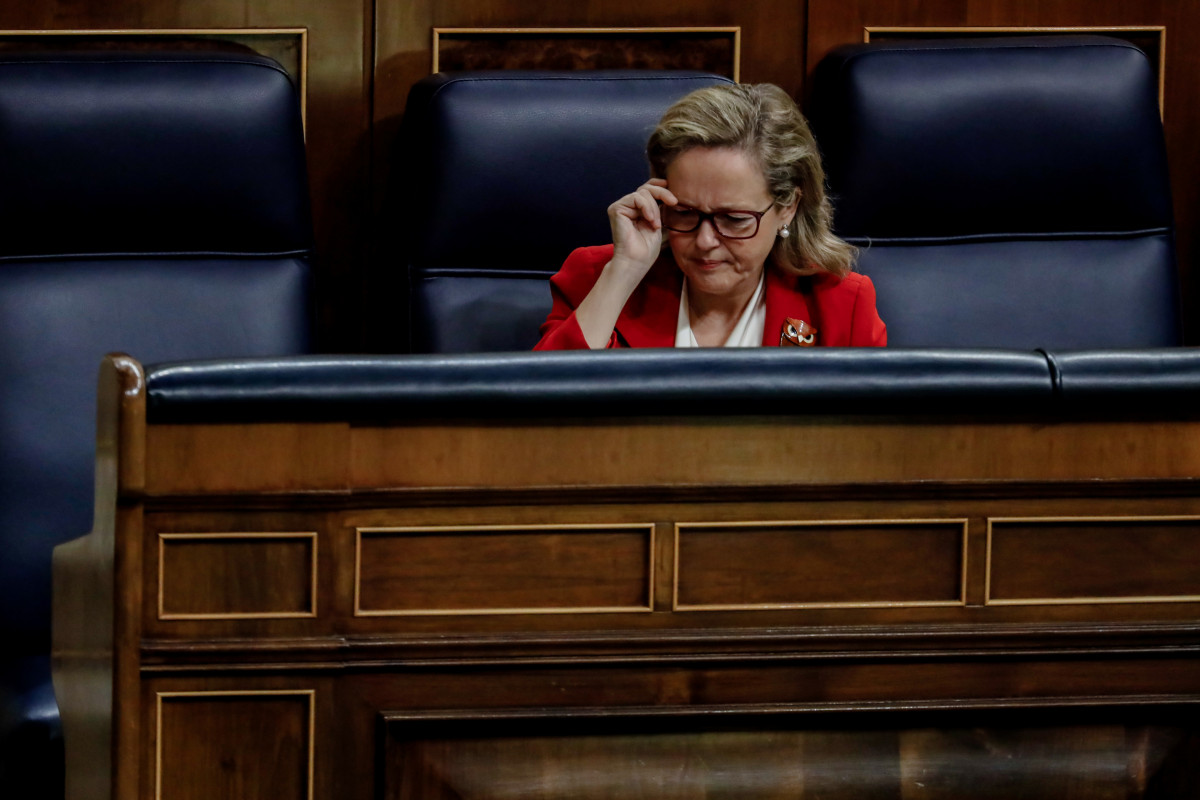 La vicepresidenta primera y ministra de Asuntos Económicos y Transformación Digital, Nadia Calviño, durante una sesión plenaria en el Congreso de los Diputados, a 3 de noviembre de 2022, en Madrid