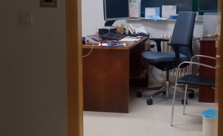 Pacientes del centro de salud de Dodro llevan meses sin tener asignado médico de Atención Primaria