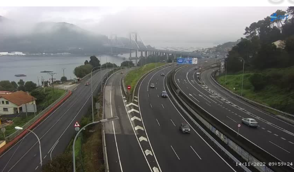 Tru00e1fico fluu00eddo esta mau00f1ana en Rande en la AP9 en una foto de la DGT