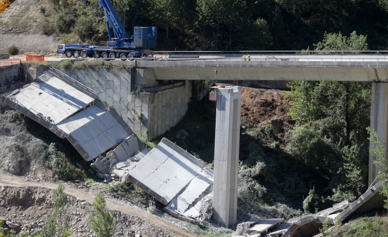 El viaducto de la A-6 en Pedrafita cayó por varios factores y no estará 100% reparado hasta 2024