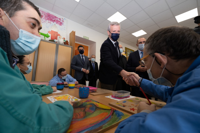 O titular do Executivo galego, Alfonso Rueda, participa na inauguración do centro da Asociación de Pais ou Titores de Persoas con Discapacidade Intelectual de Lugo (ASPNAIS).