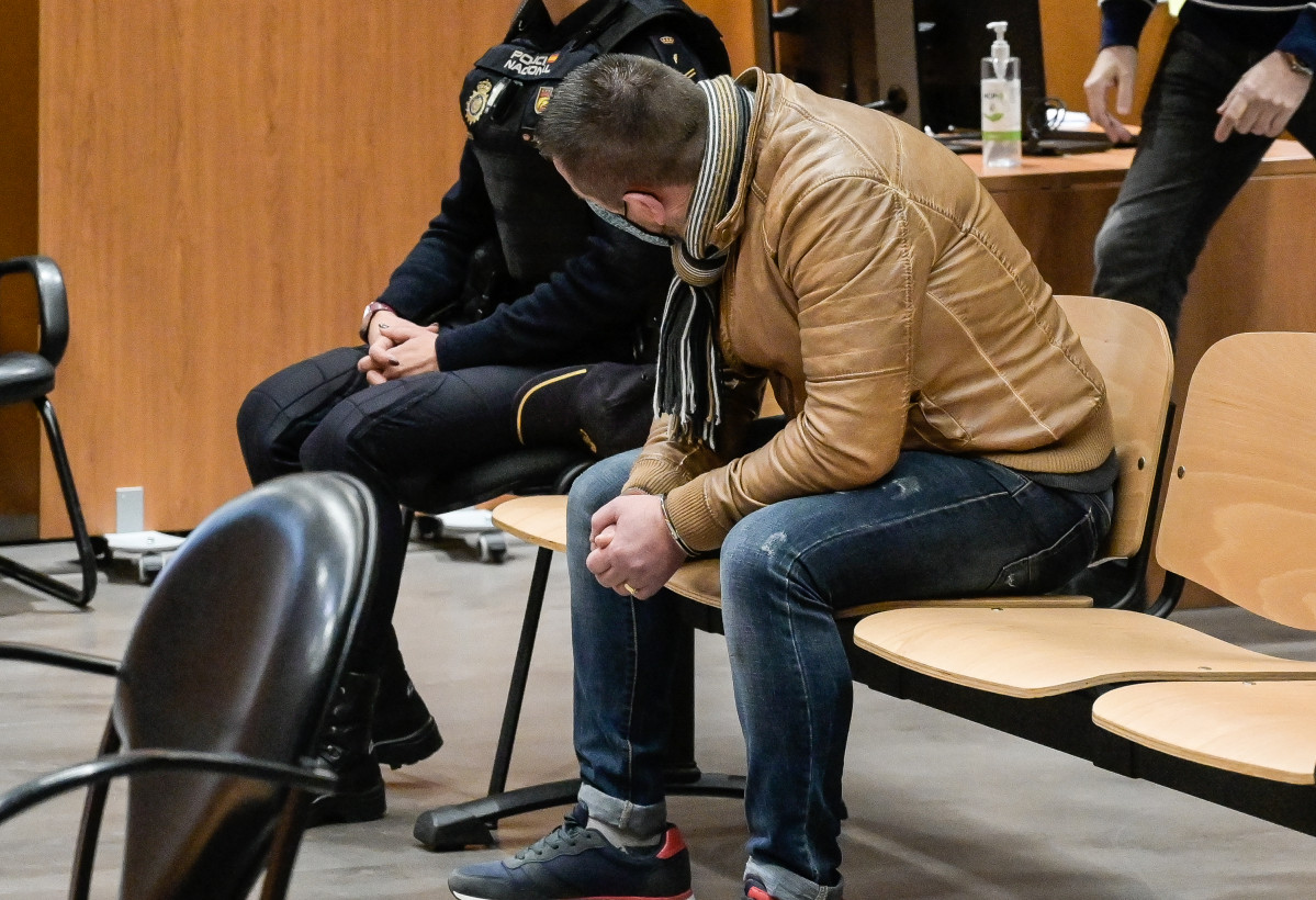 José Enrique Abuín, 'El Chicle', en la Audiencia Provincial de A Coruña, en el juicio por la presunta agresión sexual a su cuñada cuando esta tenía 17 años