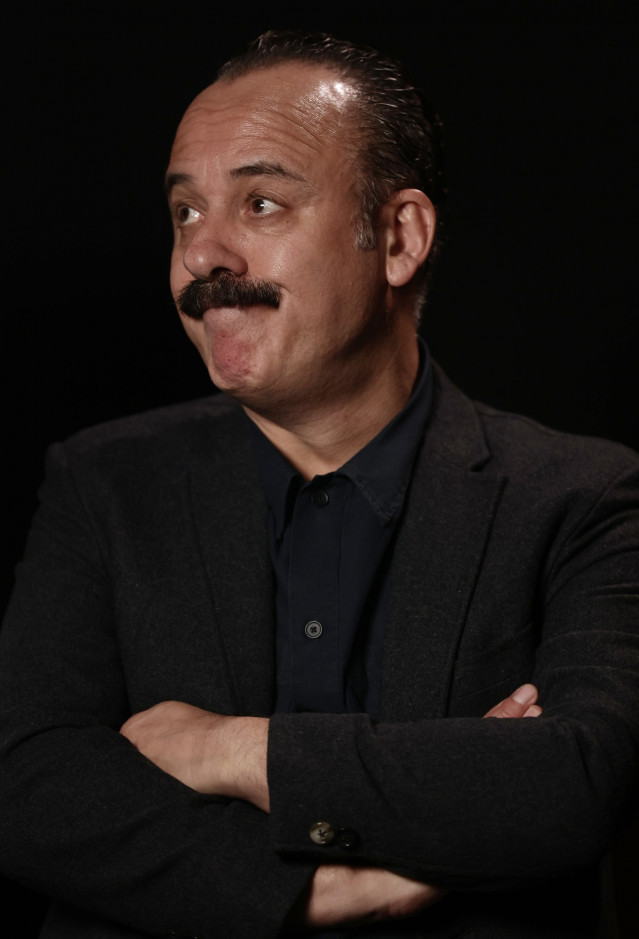 Archivo - El actor Javier Guiterrez durante una entrevista con Europa Press por la presentación de ‘La hija’, en los Cines Princesa, a 22 de noviembre de 2021, en Madrid, (España). Este nuevo film relata la historia de Irene, que con quince años vive en u