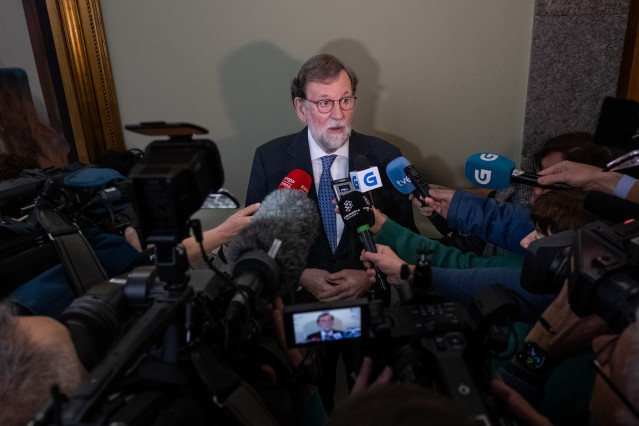 El expresidente del Gobierno Mariano Rajoy atiende a los medios en la inauguración del acto de homenaje '20 años en Carlos Casares', en el Pazo do Hórreo, a 28 de noviembre de 2022, en Santiago de Compostela, A Coruña, Galicia (España).