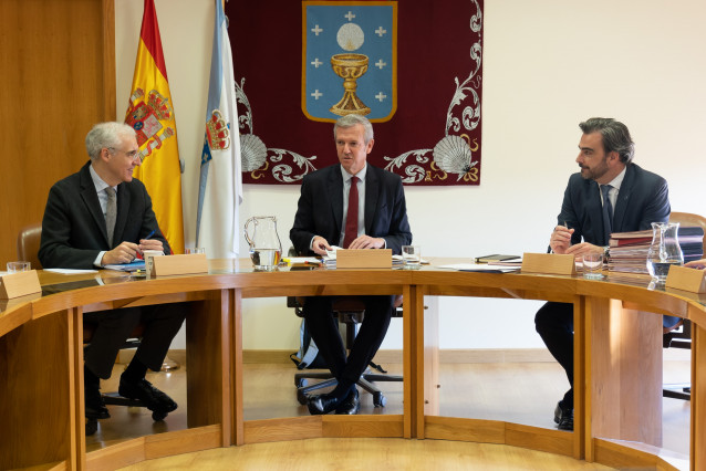 El presidente de la Xunta, Alfonso Rueda Valenzuela, preside la reunión del Consello en el Área de Goberno del Parlamento de Galicia. Parlamento de Galicia, Santiago de Compostela, 01/12/22.