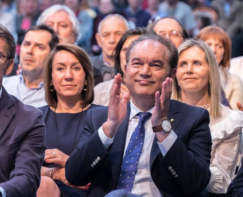 Xosu00e9 Crespo alcalde de Lalu00edn en una foto de archivo de un mitin del Partido Popular