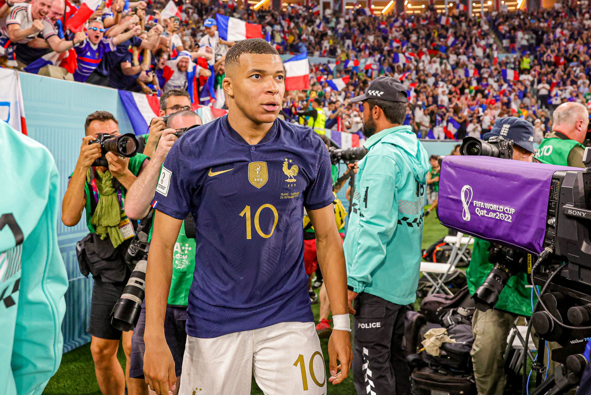 Mbappe en Qatar celebrando un gol a Dinamarca