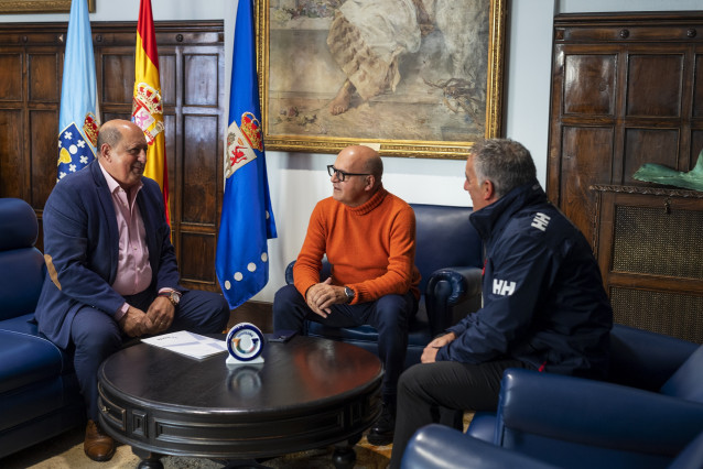Reunión Manuel Baltar (Presidente Da Deputación Ourense) Con Manuel Pérez Pereira (Alcalde Co Concello De Padrenda) E Javier Rodríguez Fernández (Concelleiro De Padrenda).