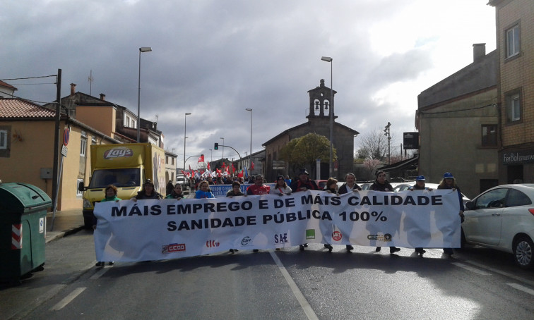 Manifestación pedindo un aumento da OPE do Sergas