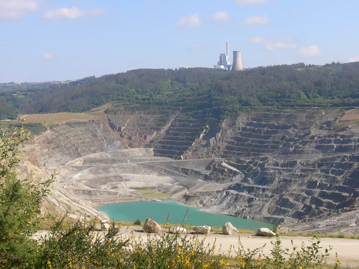 Lago de Meirama en el inciio de su llenado en una imagen de archivo