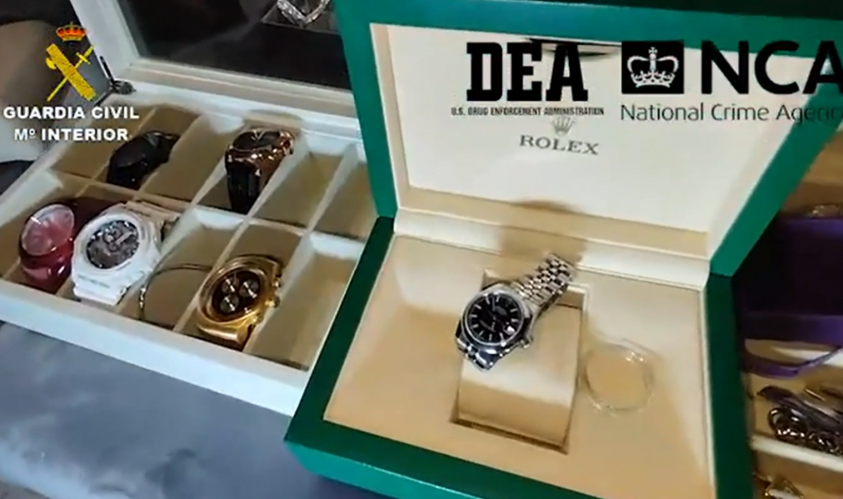 Relojes en uno de los chalets de los detenidos en la Operaciu00f3n Sugar Brown