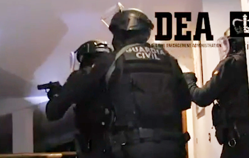 Momento de la entrada en un edificio en la operaciu00f3n Sugar Brown 2