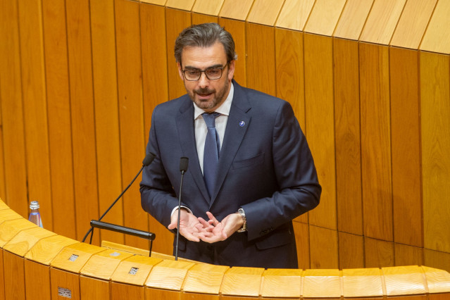 Archivo - El vicepresidente segundo y conselleiro de Presidencia, Xustiza e Deportes, Diego Calvo, en el Parlamento de Galicia