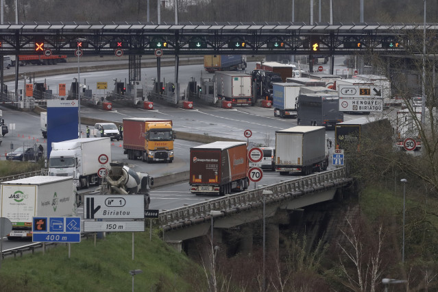 Archivo - Frontera de España y Francia por carretera.