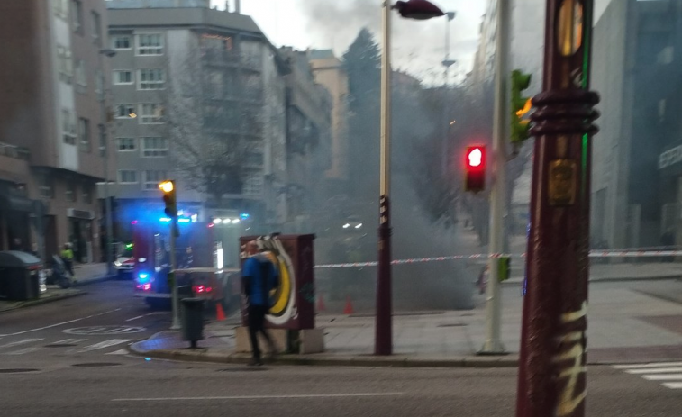 Naturgy arregla el transformador quemado frente al Hotel Hesperia de Vigo que provocó un apagón de luz