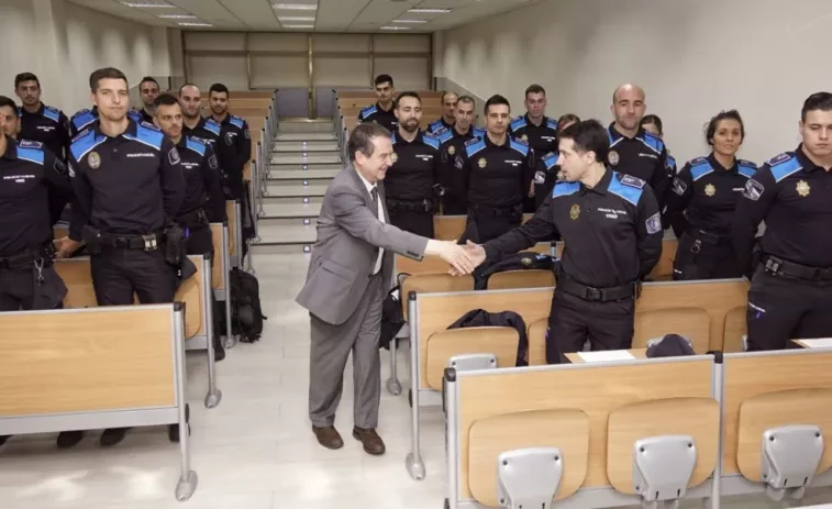 Otro asunto turbio en las oposiciones de Vigo: a juicio un bombero y una policía por mandar detener a un candidato