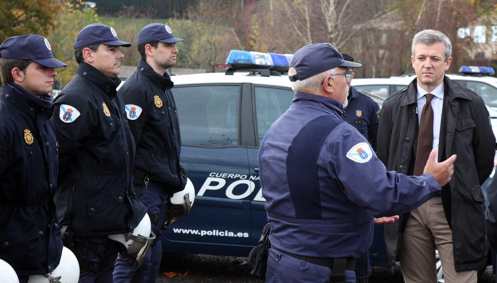 Agentes policía autonómica