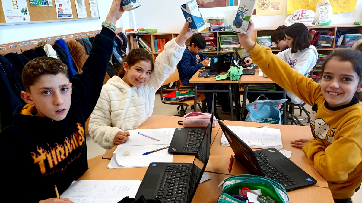 La Xunta arranca una nueva edición del concurso de reciclaje de pilas 'Pilabot'.