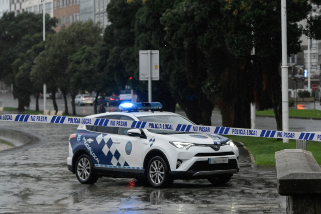 Zona acordonada tras el paso de la borrasca Gérard, a 16 de enero de 2023, en A Coruña, Galicia (España).