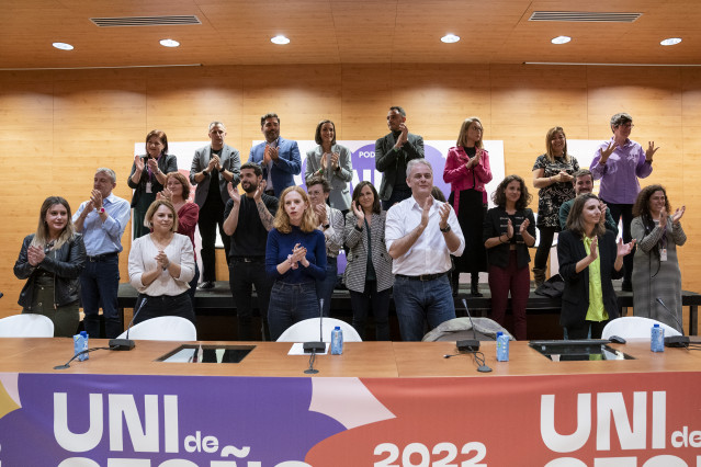 Archivo - Miembros de Podemos aplauden en la inauguración de la ‘Universidad de Otoño’ en la Facultad de Ciencias Políticas de la UCM, a 4 de noviembre de 2022, en Madrid (España).