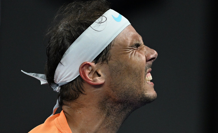 Rafa Nadal sigue jugando lesionado pero no puede evitar la derrota en el Open de Australia