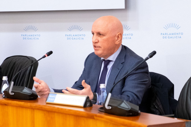 El gerente de la Axencia Galega de Coñecemento en Saúde (ACIS), Antonio Fernández-Campa, comparece en la Comisión 5ª del Parlamento de Galicia.