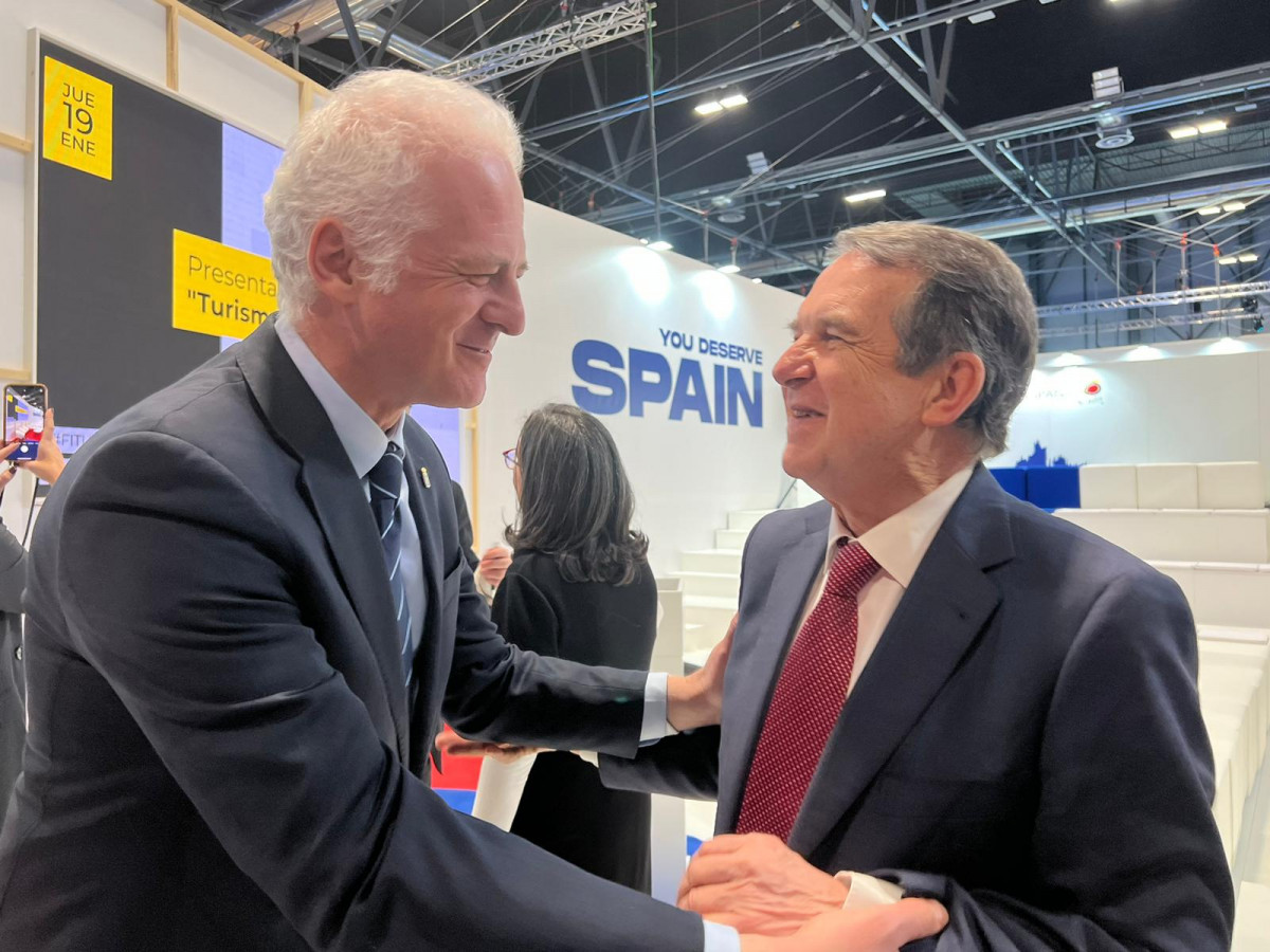 Abel Caballero estuvo hoy en Fitur como muestra esta foto del Ayuntamiento de Logrou00f1o