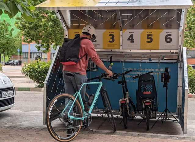 Adif instalará aparcamientos para bicicletas en nueve estaciones de Castilla y León.