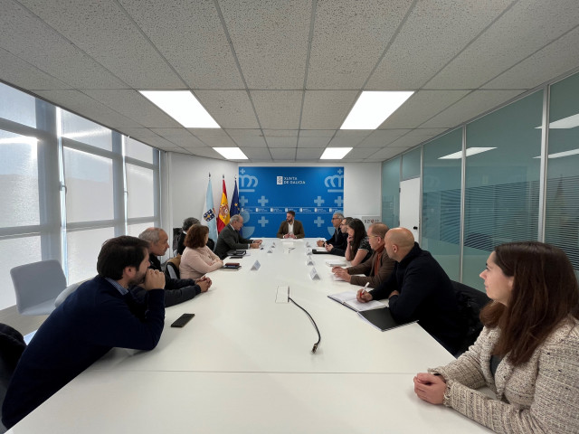 Firma del acta de replanteo previa al inicio de las obras de eficiencia energética en el edificio de la Xunta en A Coruña