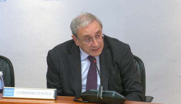 El director xeral de la CRTVG, Alfonso Sánchez Izquierdo, en comisión