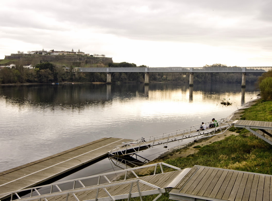 Puente entre tui y la frontera con portugal