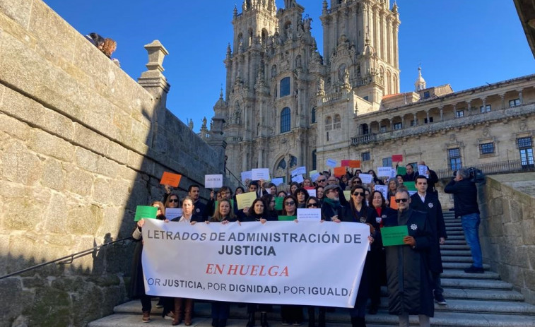 Los Letrados Judiciales reclaman en Compostela la adecuación salarial que le deben desde hace años