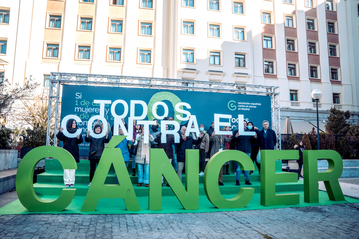 La Aecc hace un llamamiento durante un encuentro con motivo del Día Mundial contra el Cáncer en la Plaza Margaret Thatcher, a 4 de febrero de 2023, en Madrid (España).