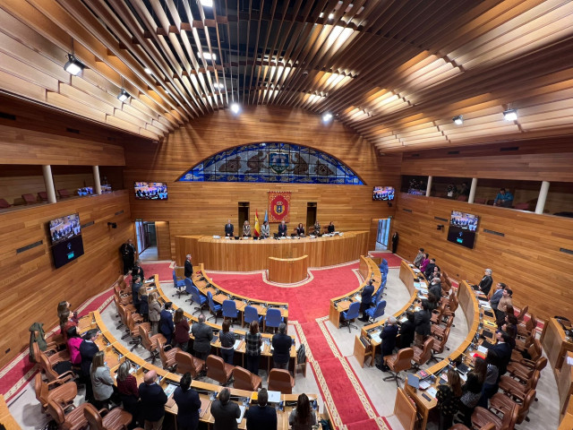 MInuto de silencio en el Parlamento de Galicia