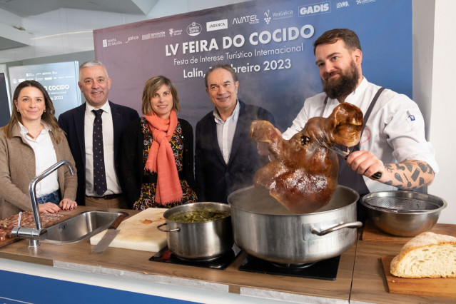 Nava Castro en la presentación de la Feria del Cocido de Lalín.
