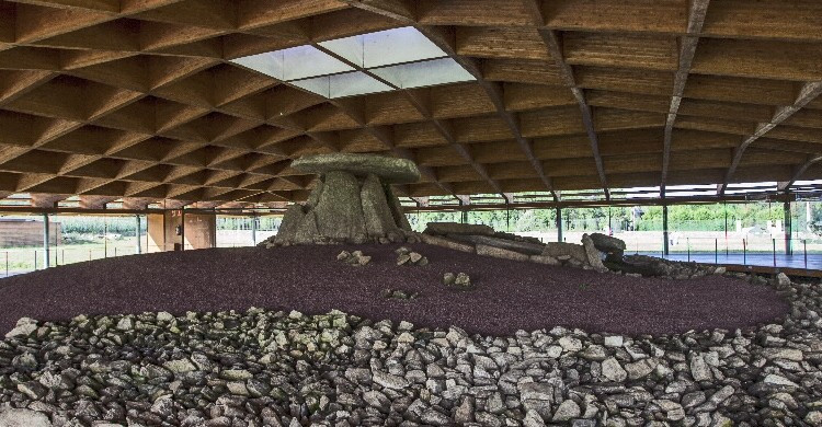 AGE reclamará que a Xunta xestione o Dolme de Dombate