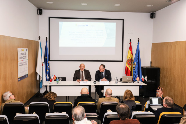 Encuentro inaugurado por el alcalde de Culleredo, José Ramón Rioboo, y el Secretario General del Eixo Atlântico, Xoán Vázquez Mao.