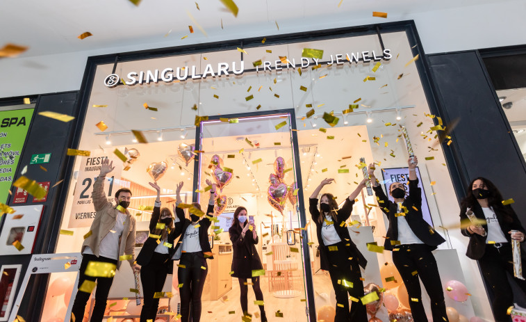 Singularu se asienta en Galicia con la apertura de su primera tienda en Santiago